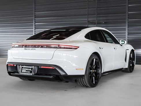 Certified 2022 Porsche Taycan GTS image 10