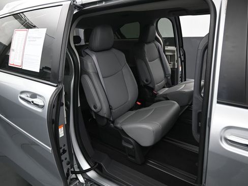 Certified 2024 Toyota Sienna XLE w/ XLE Plus Package image 35