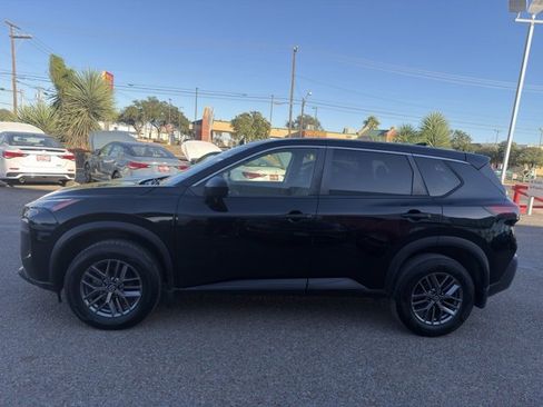 Certified 2021 Nissan Rogue S image 4