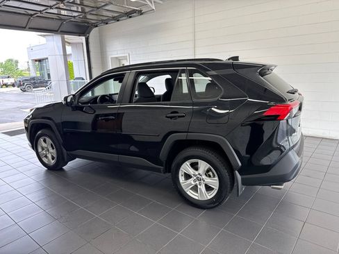 Certified 2021 Toyota RAV4 XLE w/ XLE Grade Weather Package AWD/4WD image 5