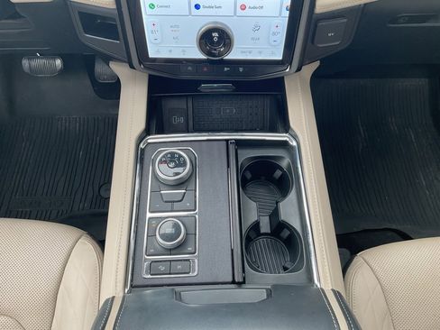 Used 2023 Ford Expedition Max Platinum image 18