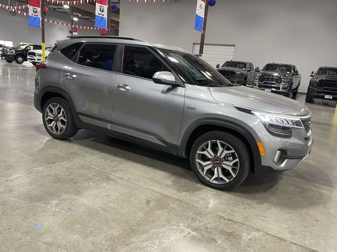 Used 2021 Kia Seltos SX w/ SX Sunroof Package AWD/4WD image 7