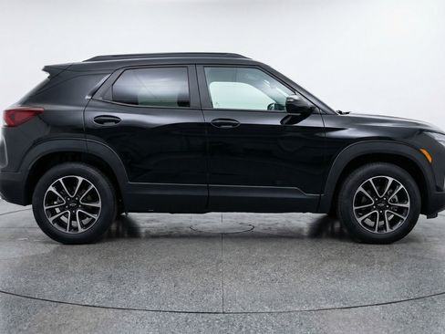 Used 2025 Chevrolet TrailBlazer LT FWD image 11
