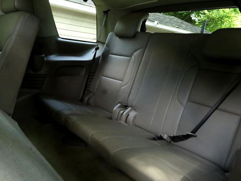 Used 2017 GMC Yukon SLT image 15