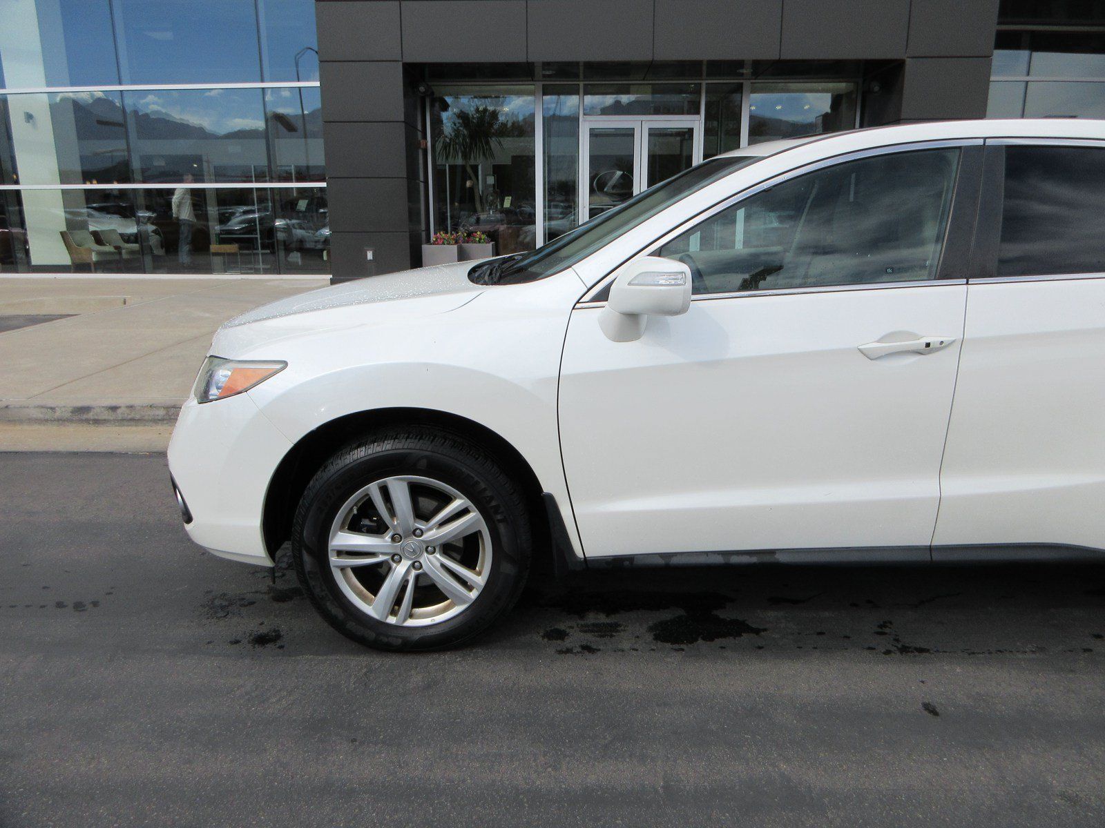 Used 2014 Acura RDX w/ Technology Package AWD/4WD image 2