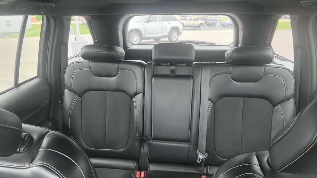Used 2024 Jeep Grand Cherokee Altitude AWD/4WD image 24