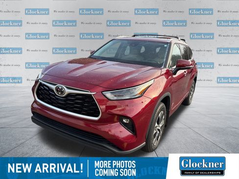 Used 2022 Toyota Highlander XLE image 1