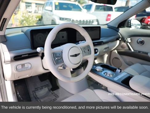 Used 2025 Genesis GV60 Advanced image 15