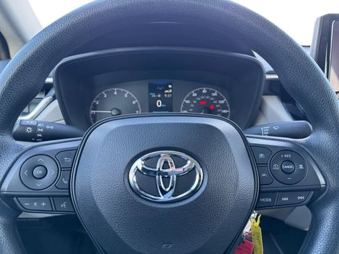 Used 2023 Toyota Corolla Cross L image 17