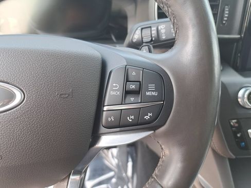 Used 2020 Ford Explorer Platinum w/ Premium Technology Package AWD/4WD image 21