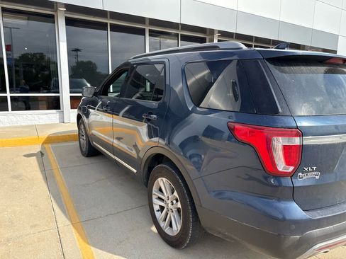 Used 2016 Ford Explorer XLT w/ Equipment Group 202A FWD image 5