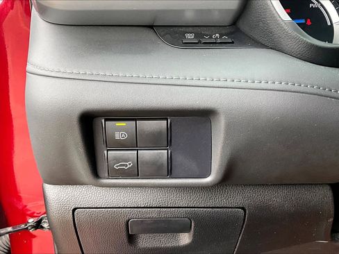 Used 2021 Toyota Highlander XLE image 35