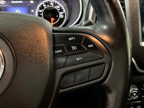 Used 2020 Jeep Cherokee Trailhawk w/ Cold Weather Group image 19