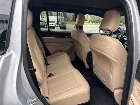 Used 2022 Jeep Grand Cherokee Limited 4xe AWD/4WD image 9