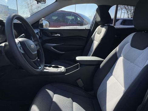 Used 2024 Chevrolet Trax LS image 21
