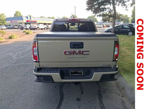 Used 2022 GMC Canyon AT4 w/ Driver Alert Package AWD/4WD image 7