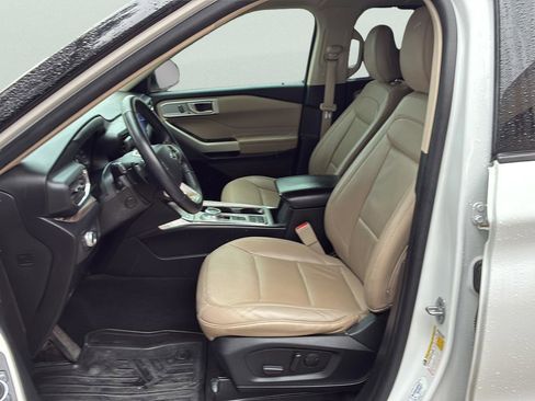 Used 2021 Ford Explorer Limited w/ Equipment Group 301A image 22