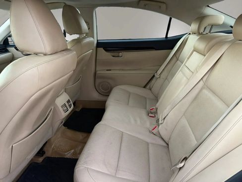 Used 2013 Lexus ES 350 w/ Luxury Pkg FWD image 27