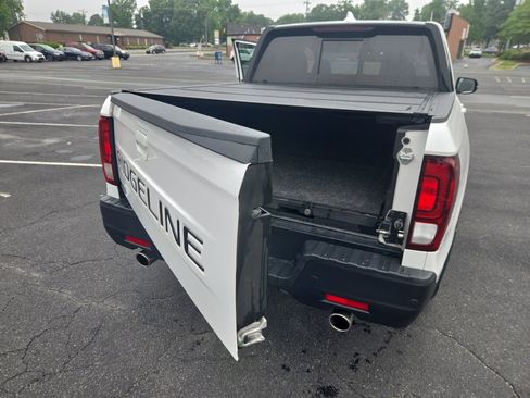 Certified 2024 Honda Ridgeline Black Edition image 14