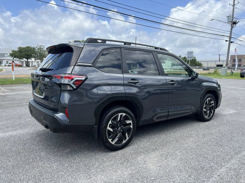 Used 2025 Subaru Forester Limited AWD/4WD image 6