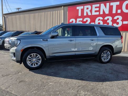 Certified 2024 GMC Yukon XL SLT w/ SLT Luxury Package image 3