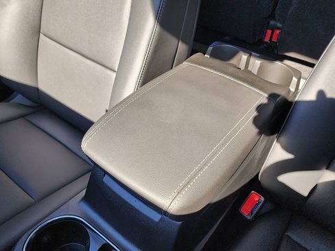 New 2026 GMC Canyon Elevation w/ Convenience Package image 32