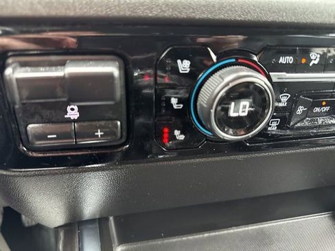 Used 2022 Chevrolet Silverado 1500 LTZ image 50