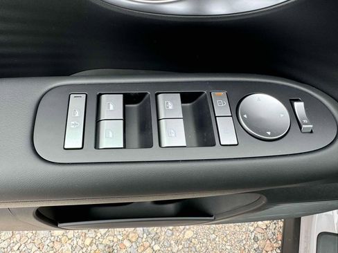 New 2026 Hyundai Ioniq 9 SE image 16