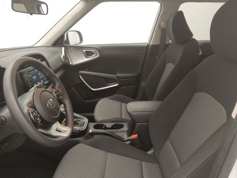 Used 2021 Kia Soul LX FWD image 17