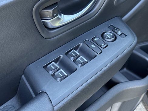 Used 2025 Honda Pilot Touring image 14