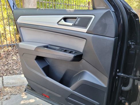 Used 2021 Volkswagen Atlas Cross Sport S FWD image 25