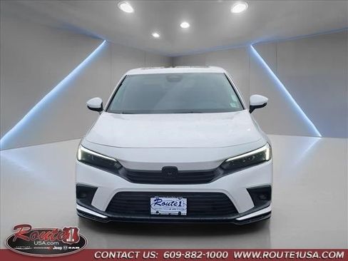 Used 2022 Honda Civic Touring image 2