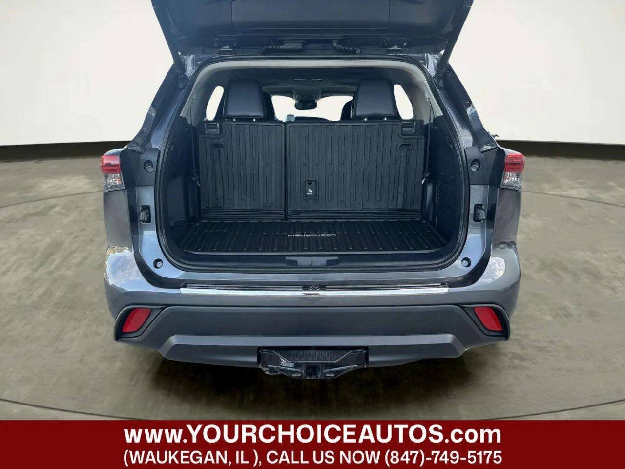 Used 2021 Toyota Highlander XLE AWD/4WD image 15