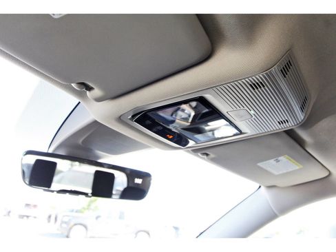 Used 2024 Volkswagen Atlas SE image 24