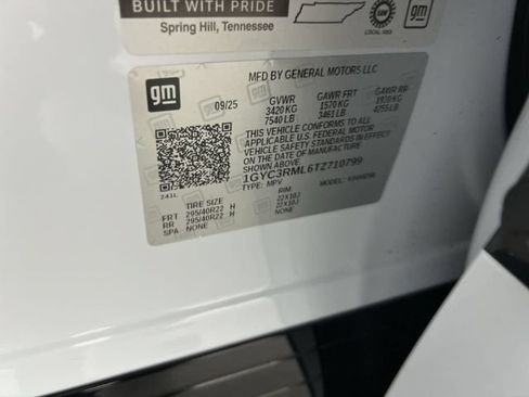 Certified 2026 Cadillac Vistiq Platinum w/ LPO, Floor Liner Package AWD/4WD image 34