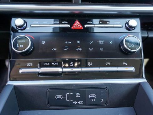 Used 2025 Hyundai Santa Fe SEL FWD image 21