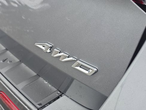 Used 2023 Ford Explorer XLT w/ Equipment Group 202A image 6