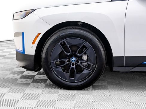 Used 2024 BMW iX xDrive50 w/ Convenience Package image 34