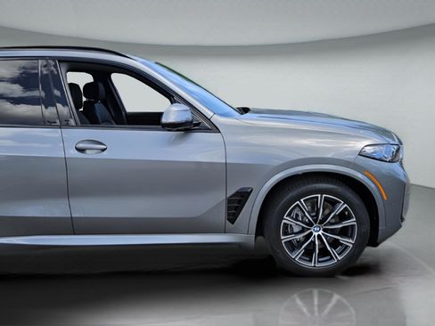 New 2026 BMW X5 xDrive50e w/ Executive Package image 39