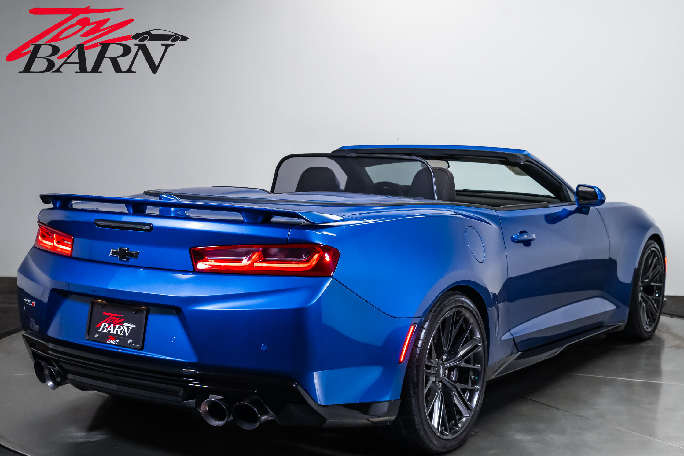Used 2018 Chevrolet Camaro ZL1 RWD image 5