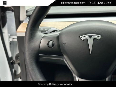 Used 2022 Tesla Model 3 Performance image 32