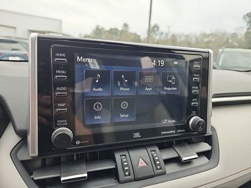 Used 2021 Toyota RAV4 XLE Premium image 24