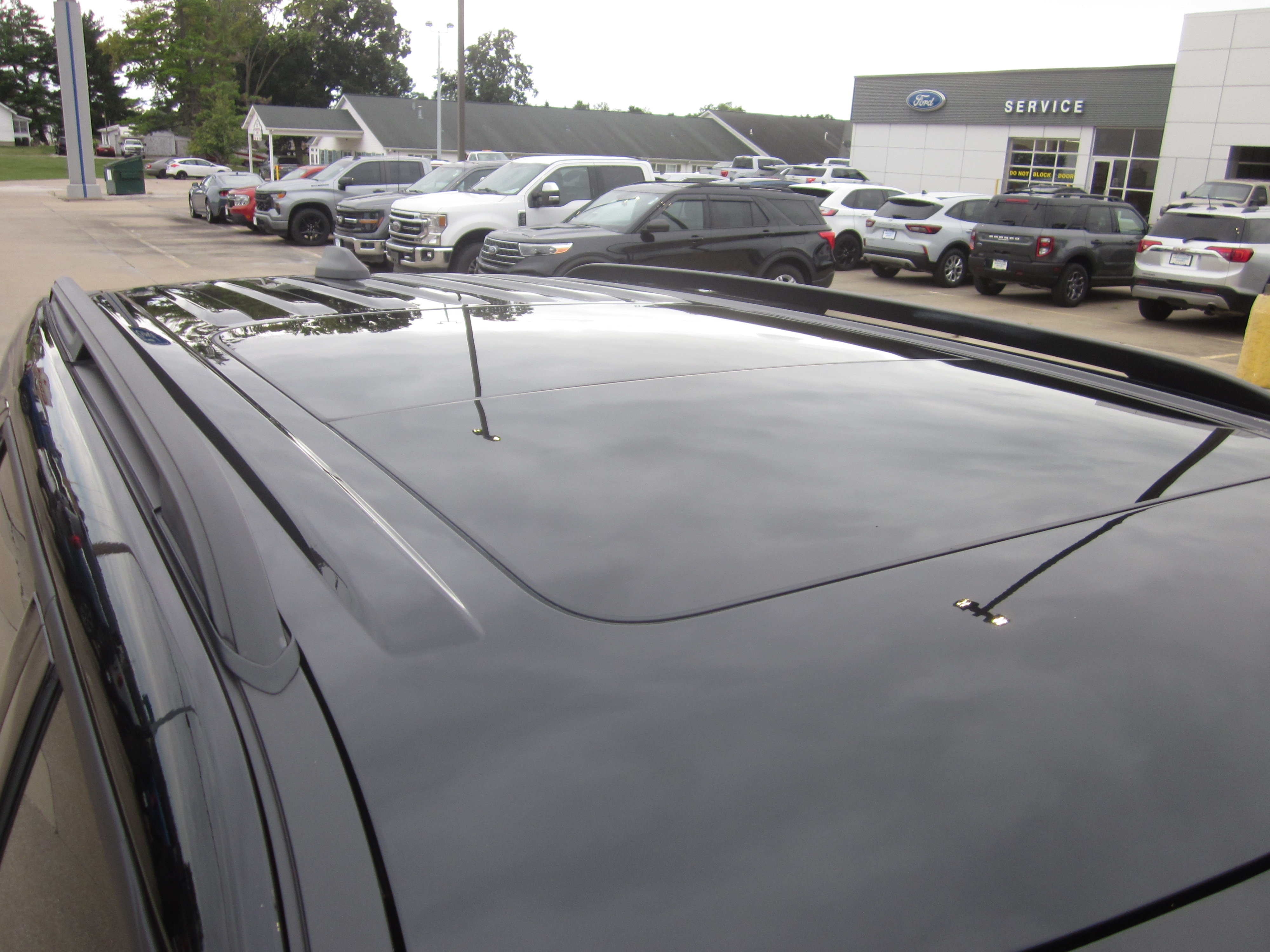 Used 2025 Ford Explorer ST AWD/4WD image 8