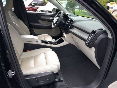 Used 2024 Volvo XC40 B5 Plus w/ Protection Package Premier AWD/4WD image 39