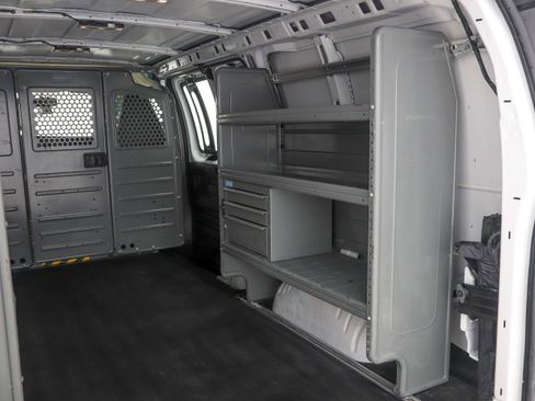 Used 2025 Chevrolet Express 2500 w/ Driver Convenience Package image 13