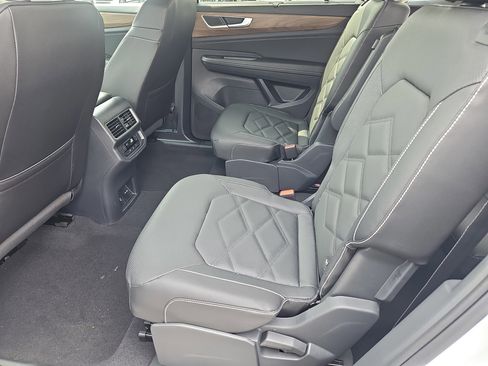 New 2026 Volkswagen Atlas SE image 18