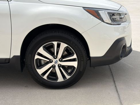 Used 2019 Subaru Outback 2.5i Limited w/ Popular Package #2 AWD/4WD image 11