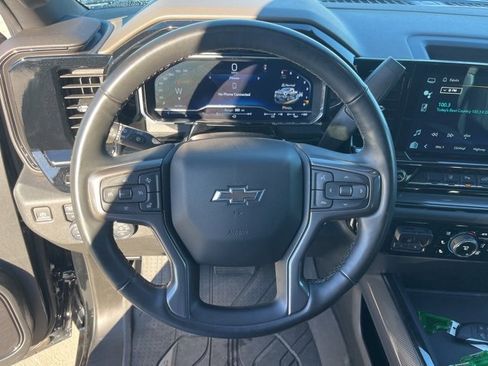 Used 2024 Chevrolet Silverado 2500 ZR2 w/ Technology Package image 21