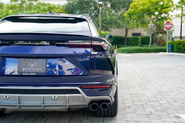 Used 2022 Lamborghini Urus AWD/4WD image 26