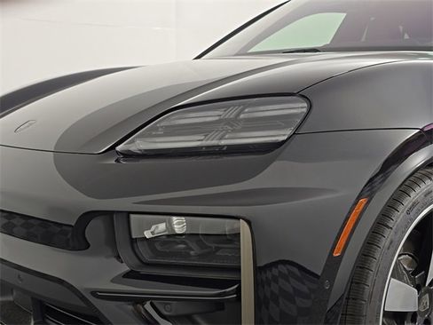 Used 2025 Porsche Macan Turbo Electric image 12